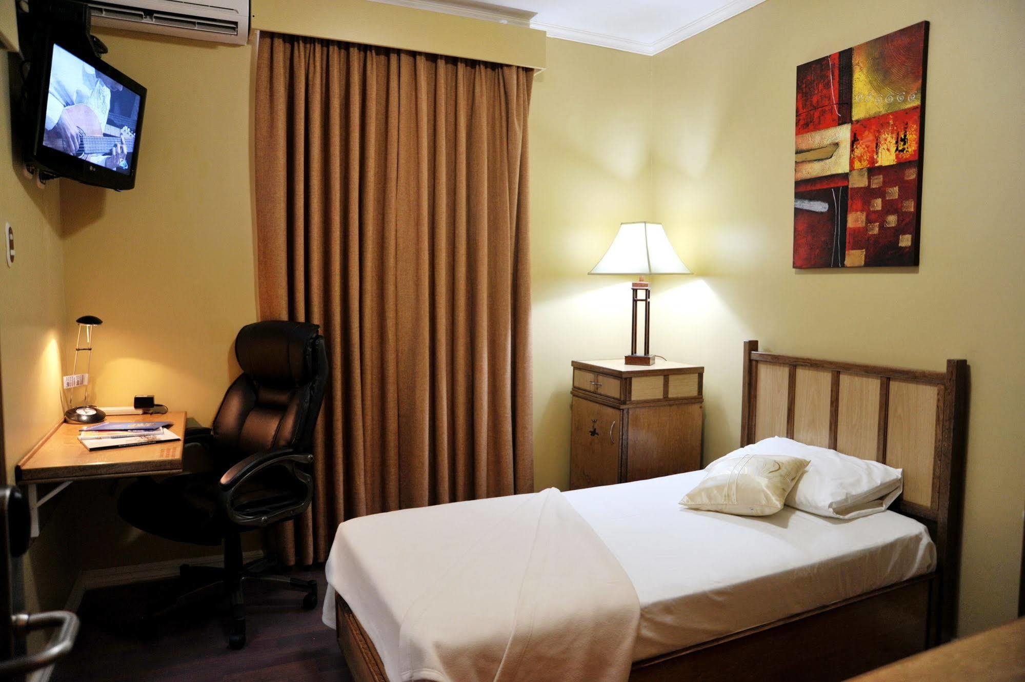 Culture Crossroads Inn Port of Spain Екстер'єр фото