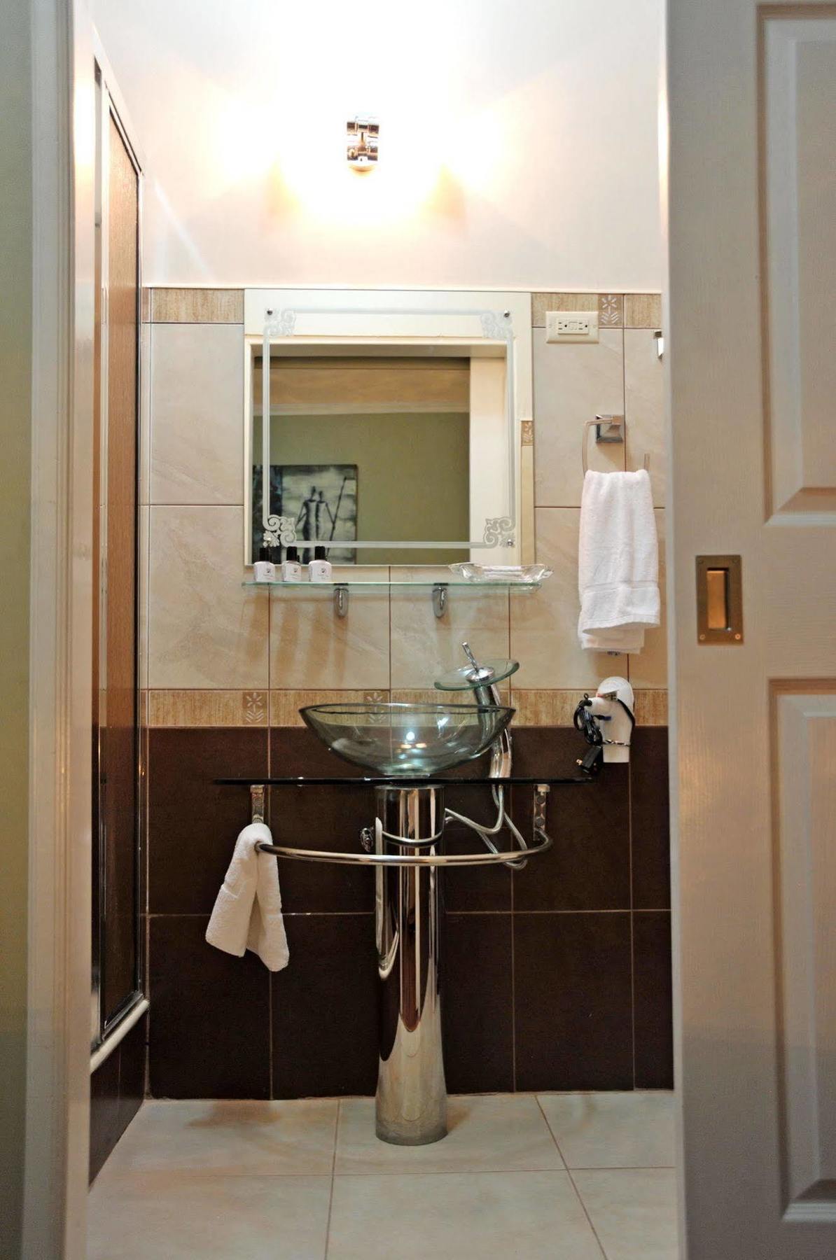 Culture Crossroads Inn Port of Spain Екстер'єр фото